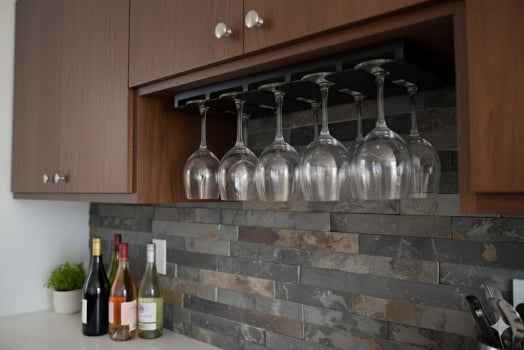 SUPORTE PARA TAÇAS ENTRADA FRONTAL, FIXAÇÃO SUSPENSO SUPORTE PARA TAÇAS ENTRADA FRONTAL, FIXAÇÃO SUSPENSO