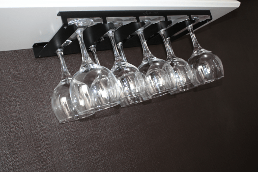 SUPORTE PARA TAÇAS ENTRADA FRONTAL,  FIXAÇÃO SUSPENSO